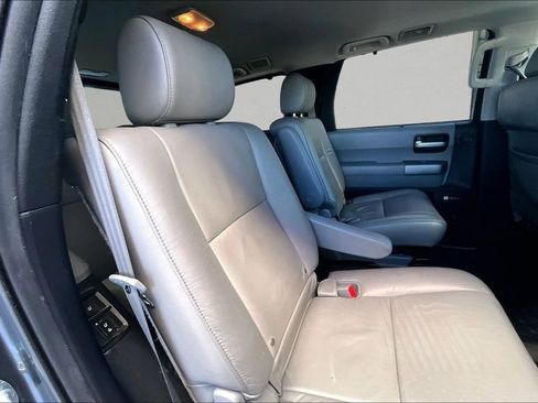 Used 2016 Toyota Sequoia Limited w/ Safety & Convenience Package image 22