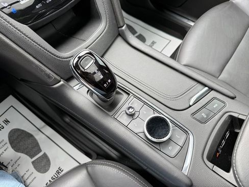 Used 2021 Cadillac XT5 Premium Luxury w/ LPO, Floor Liner Package AWD/4WD image 39