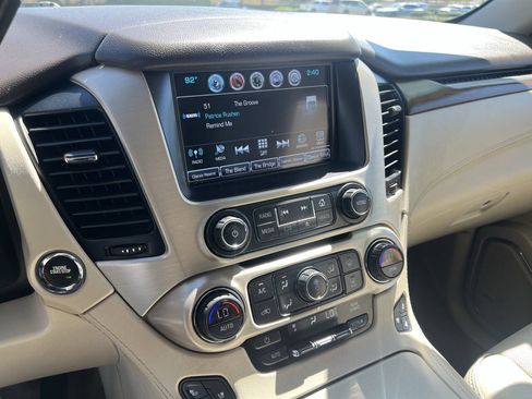 Used 2020 GMC Yukon Denali w/ Denali Premium Package RWD image 4