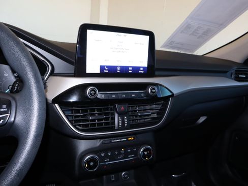 Used 2020 Ford Escape SE image 26
