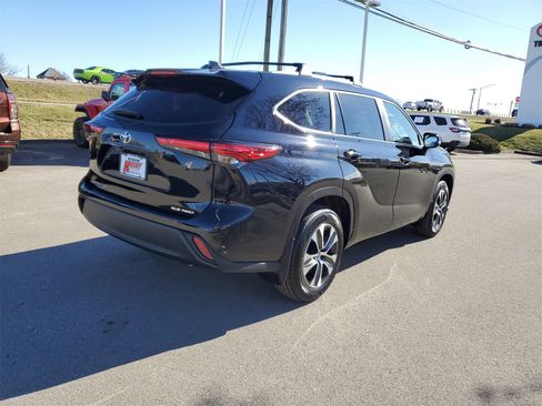 Certified 2023 Toyota Highlander XLE image 4