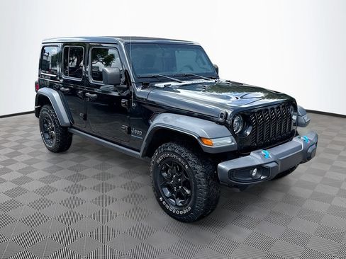 Used 2023 Jeep Wrangler Unlimited w/ Sun & Screen Package AWD/4WD image 4