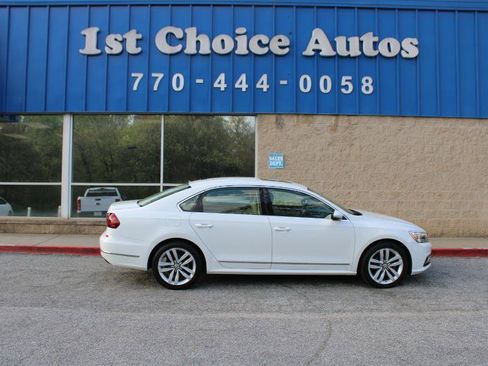 Used 2017 Volkswagen Passat 1.8T SE FWD image 8