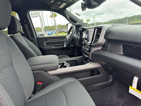 New 2026 RAM 2500 Big Horn AWD/4WD image 17
