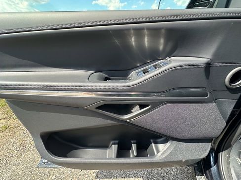 New 2026 Lincoln Navigator Reserve AWD/4WD image 16