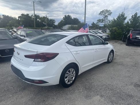 Used 2019 Hyundai Elantra SE w/ Cargo Package image 2