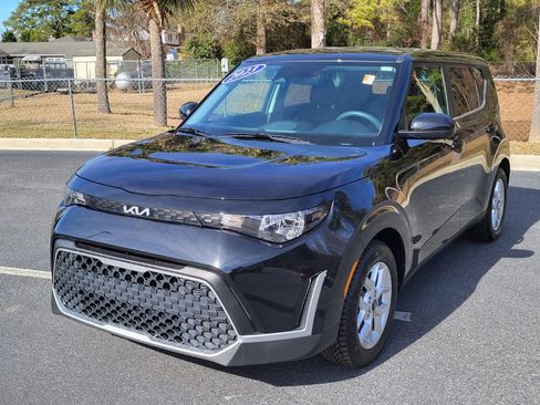 Used 2023 Kia Soul LX w/ Option Group 015 image 6