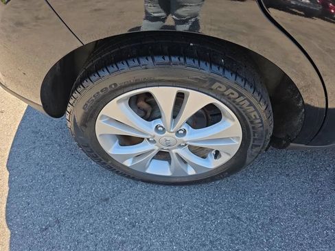 Used 2016 Kia Soul + FWD image 15