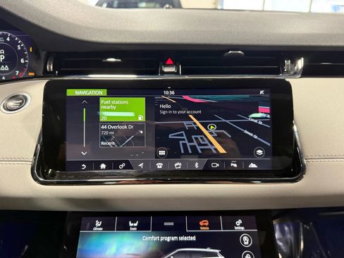 Used 2020 Land Rover Range Rover Evoque R-Dynamic S image 19