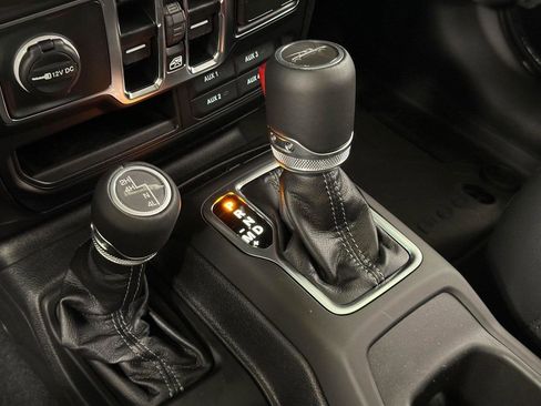 New 2025 Jeep Gladiator Sport w/ Premium Package image 33