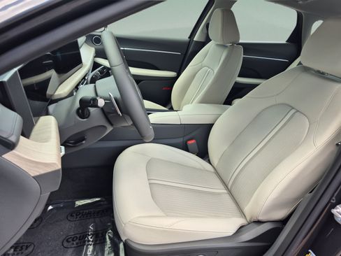 New 2026 Hyundai Sonata SEL FWD image 18