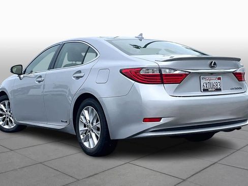 Used 2013 Lexus ES 300h image 11