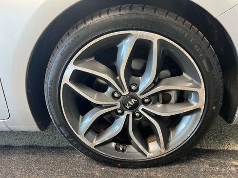 Used 2015 Kia Forte SX image 16