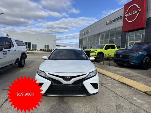 Used 2020 Toyota Camry XSE image 2