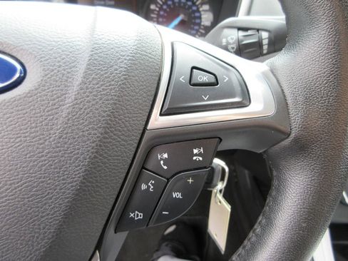 Used 2016 Ford Fusion SE w/ Equipment Group 201A image 25