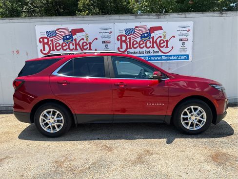 Used 2023 Chevrolet Equinox LT FWD image 2