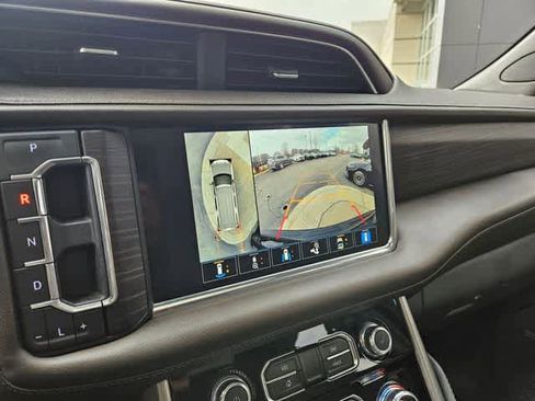 Used 2022 GMC Yukon XL Denali w/ Denali Premium Package image 30