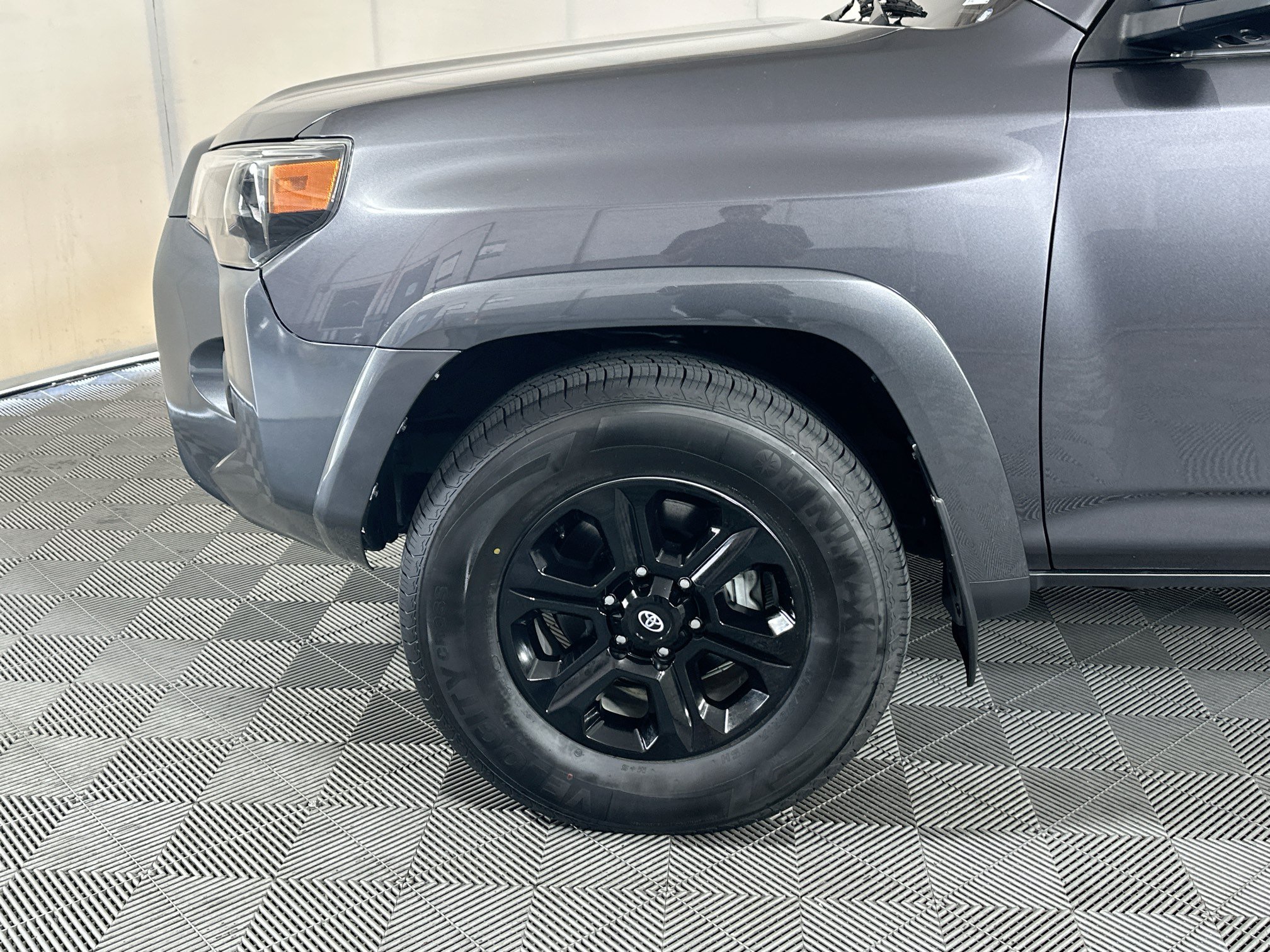 Used 2023 Toyota 4Runner SR5 Premium w/ Moonroof Package RWD image 11