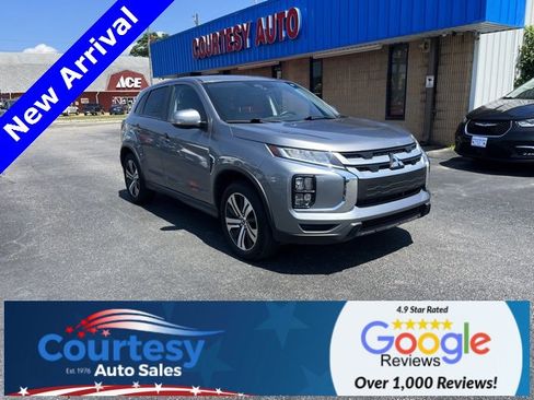 Used 2022 Mitsubishi Outlander Sport SE image 1