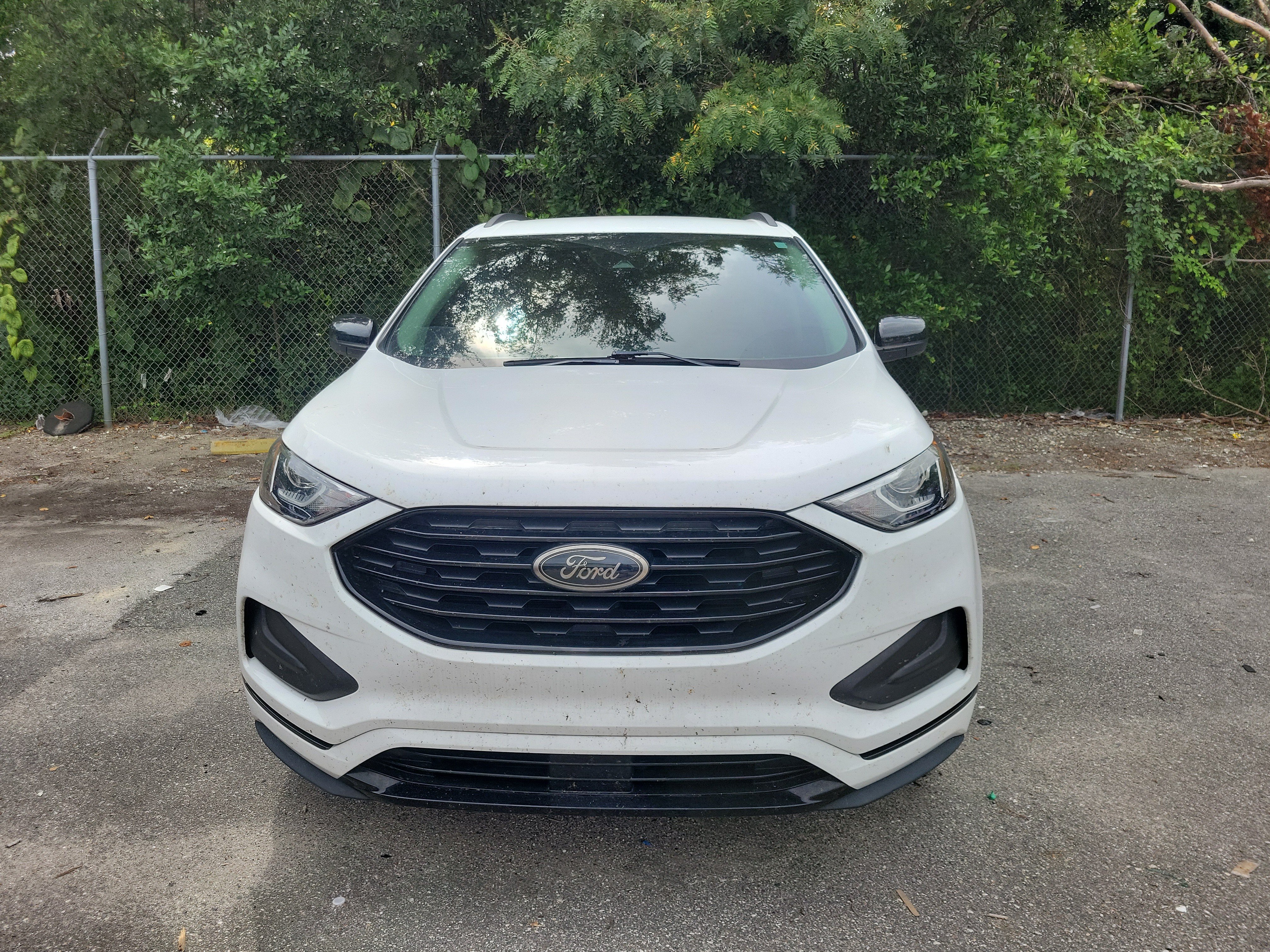 Used 2024 Ford Edge SE w/ Black Appearance Package AWD/4WD image 2