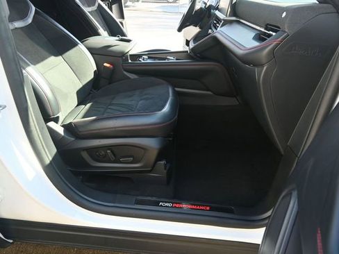 Used 2025 Ford Explorer ST image 18