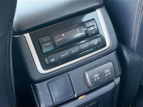 Used 2022 Subaru Ascent Limited image 23