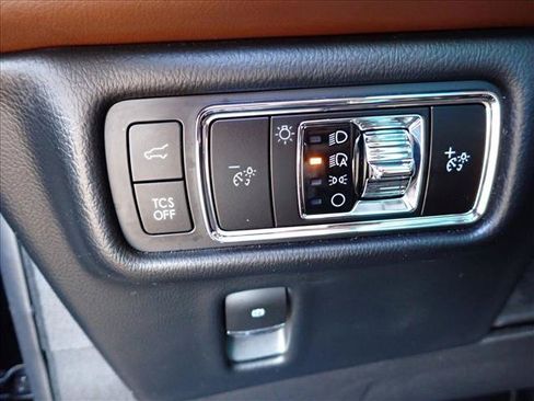 Used 2023 Lincoln Nautilus Reserve w/ Equipment Group 201A AWD/4WD image 19