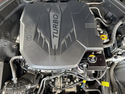Used 2025 Genesis G70 2.5T RWD image 39
