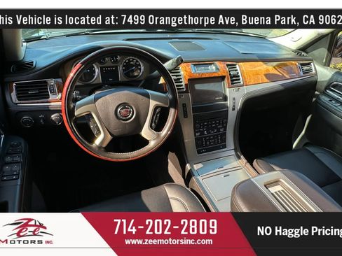 Used 2013 Cadillac Escalade Platinum AWD/4WD image 18