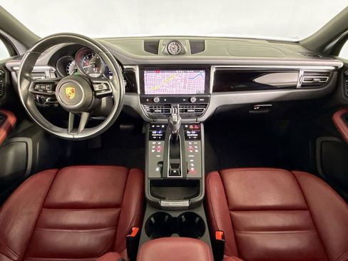 Certified 2023 Porsche Macan AWD/4WD image 11