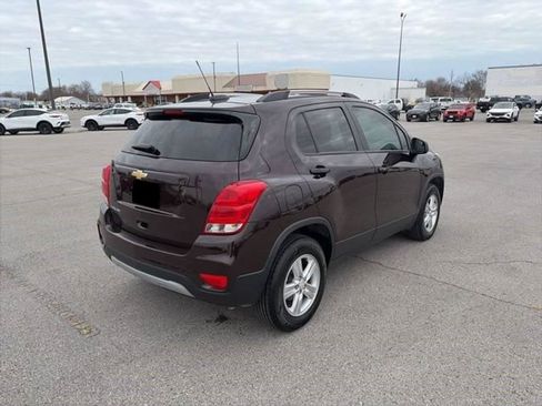 Used 2022 Chevrolet Trax LT w/ LT Convenience Package AWD/4WD image 8
