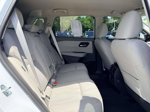 Certified 2025 Nissan Rogue SV AWD/4WD image 11