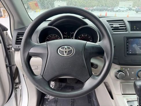 Used 2012 Toyota Highlander SE image 15