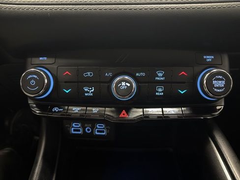 Used 2022 Dodge Durango SXT w/ Trailer Tow Group IV image 17