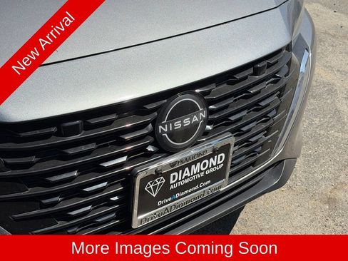 Used 2024 Nissan Sentra SV FWD image 7