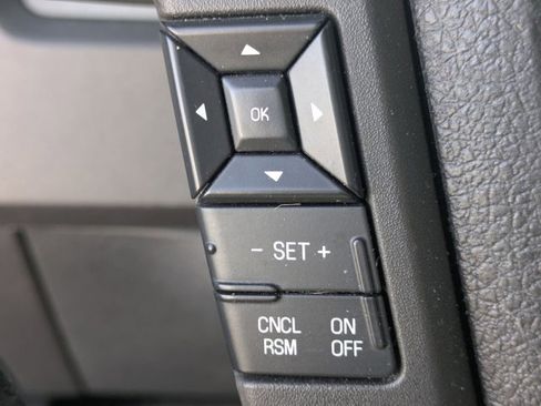 Used 2012 Ford F150 XLT w/ XLT Chrome Pkg image 13