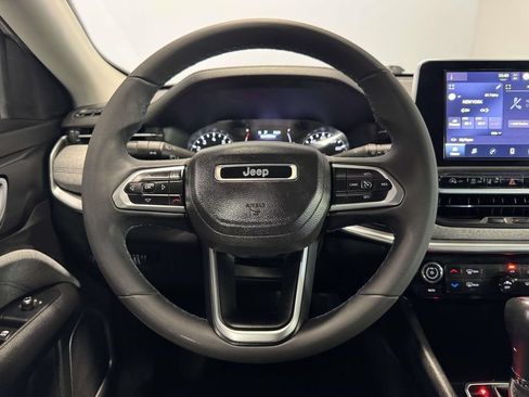 Used 2022 Jeep Compass Latitude AWD/4WD image 17