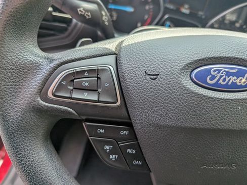 Used 2017 Ford Escape SE w/ Equipment Group 201A FWD image 16