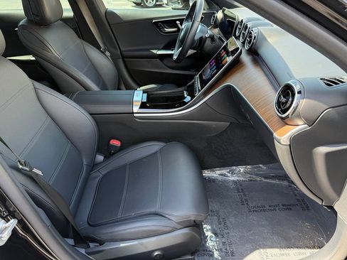 Used 2025 Mercedes-Benz C 300 4MATIC Sedan image 15