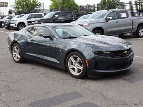 Used 2022 Chevrolet Camaro LT w/ Technology Package RWD image 13