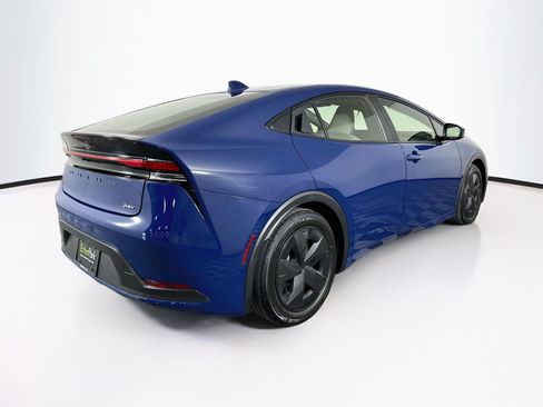 Used 2025 Toyota Prius LE FWD image 9