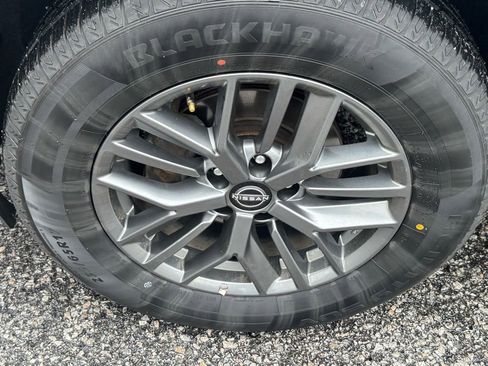 Used 2023 Nissan Rogue S image 12