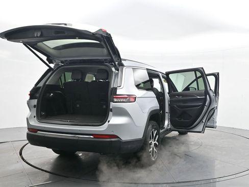 Used 2023 Jeep Grand Cherokee L Limited image 45