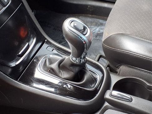 Used 2022 Buick Encore Preferred w/ Safety Package image 17