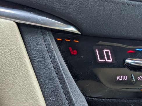 Used 2019 Cadillac XT5 Luxury image 28