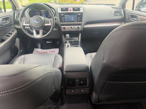 Used 2017 Subaru Outback 2.5i Limited AWD/4WD image 9