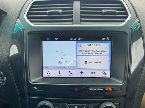 Used 2017 Ford Explorer XLT w/ Equipment Group 202A AWD/4WD image 15