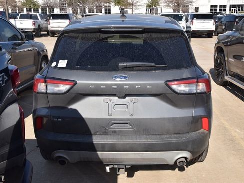 Certified 2022 Ford Escape SE image 8