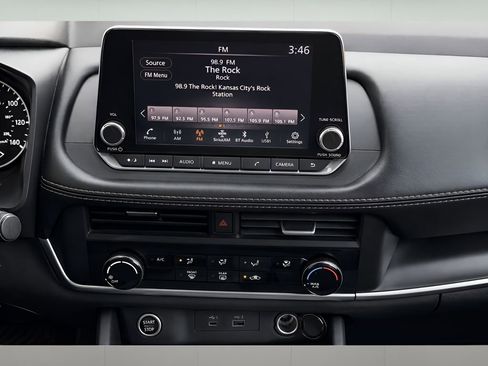 Used 2023 Nissan Rogue S image 11