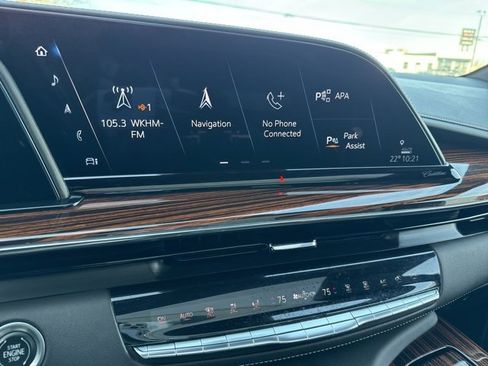 Certified 2021 Cadillac Escalade ESV Premium Luxury image 17